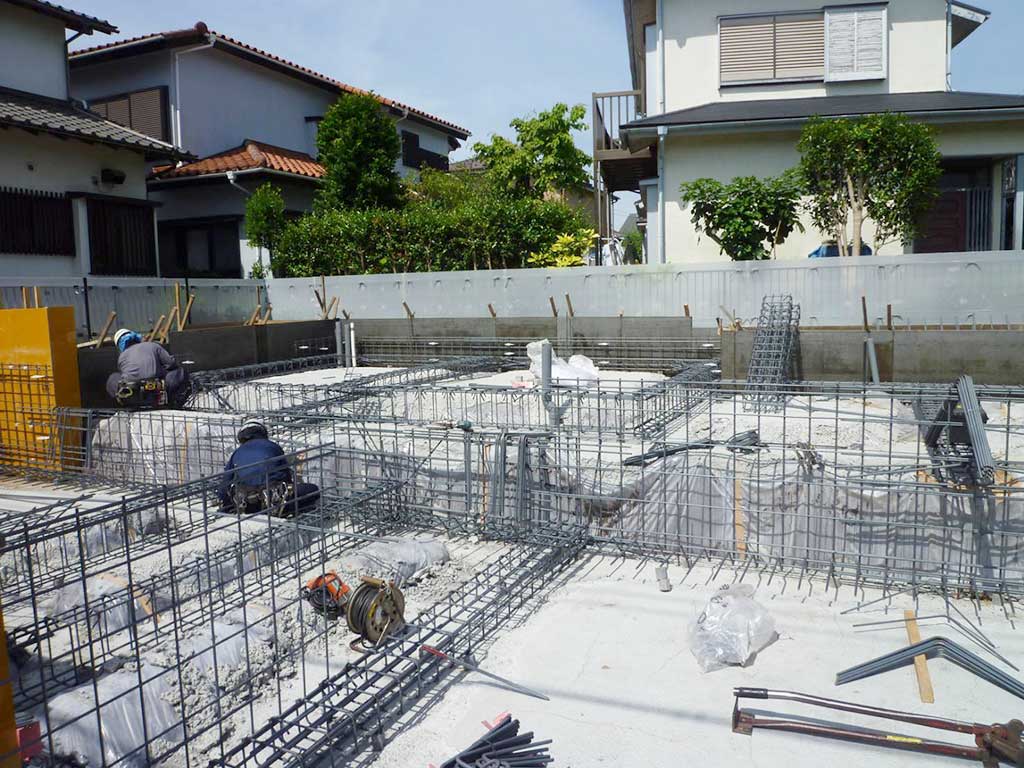 長年の経験と実績を活かし、社会インフラや建築物の基盤を支えます。
